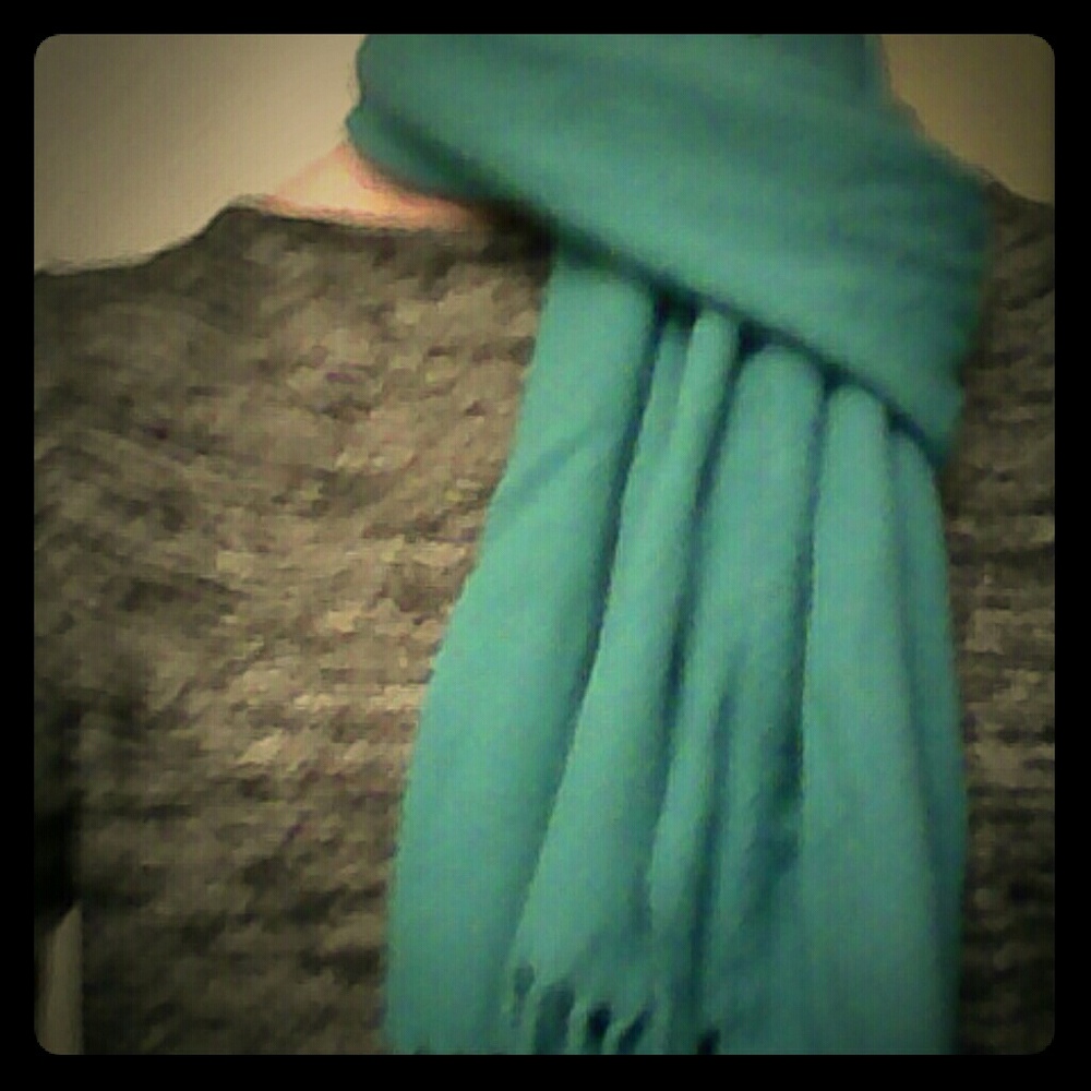 Tiel fleece scarf