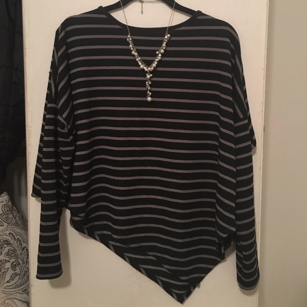 Stripped flowy long sleeve