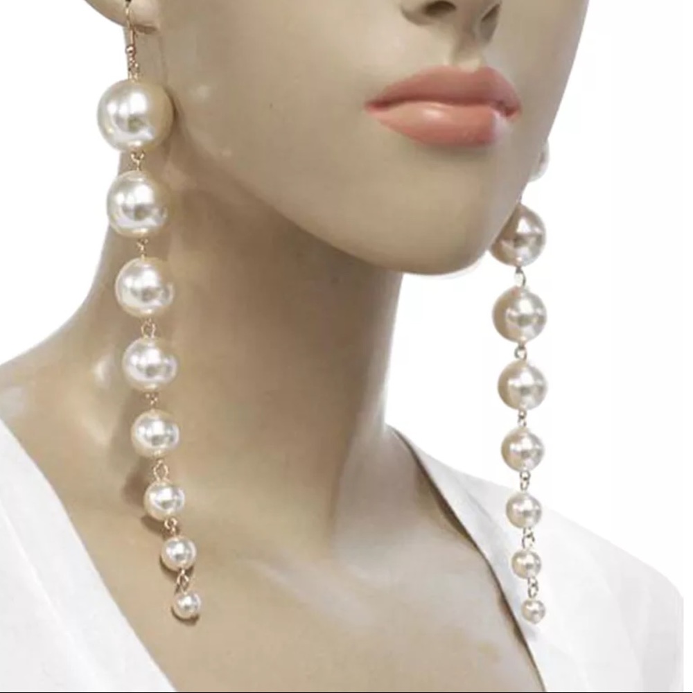 # 98. Stunning  Fashion Pearl Earrings