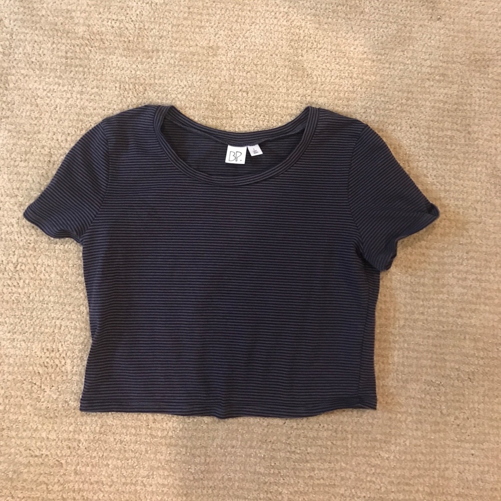 purple and black crop top 🌟PRICE DROP🌟