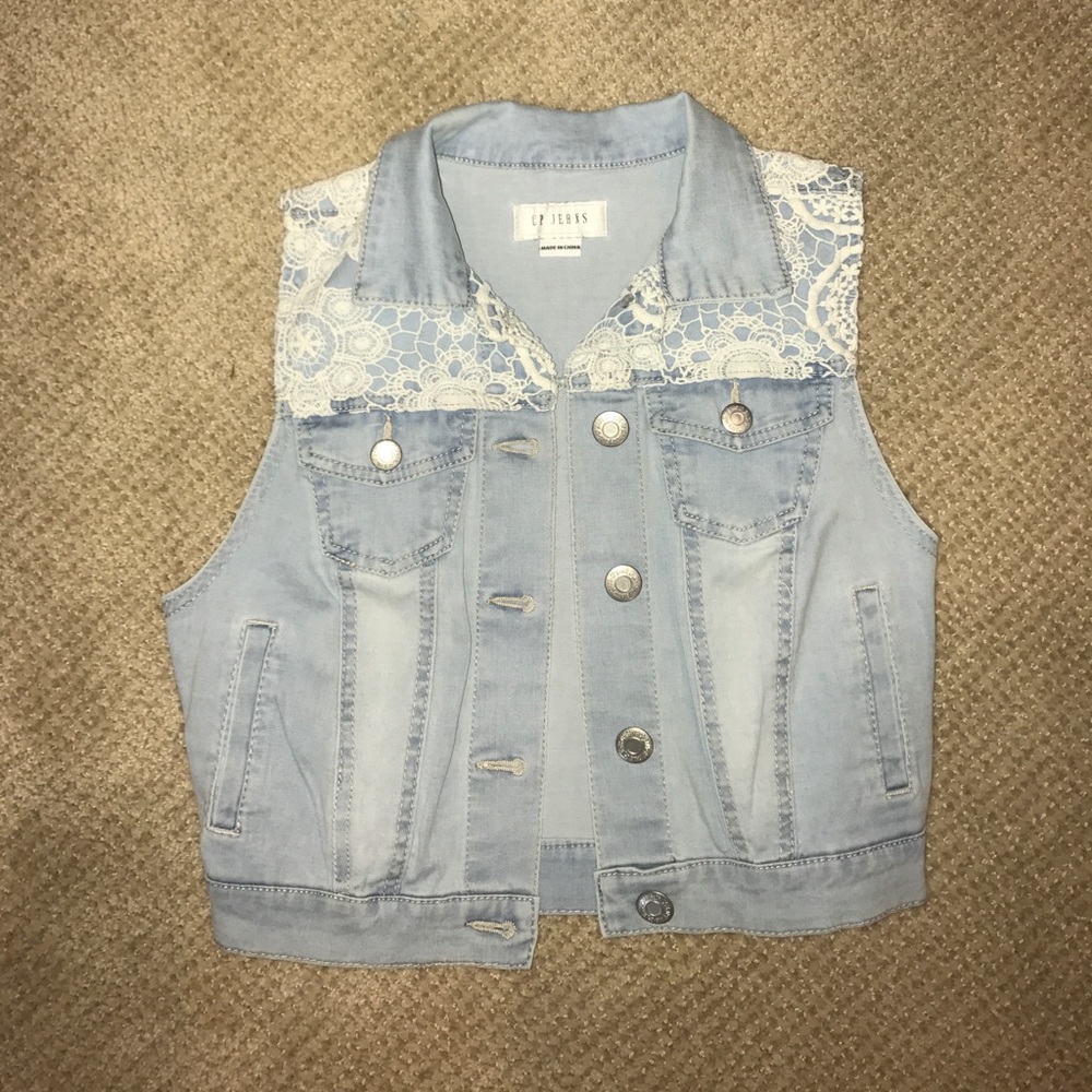 jean vest ⭐️PRICE DROP⭐️