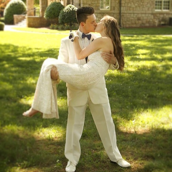 Meet your Posher, Abby - Picture 2 of 4