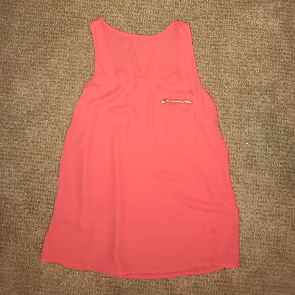coral tank top
