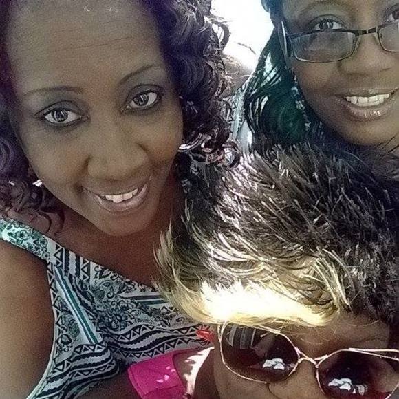 Meet your Posher, Tia - Picture 1 of 1