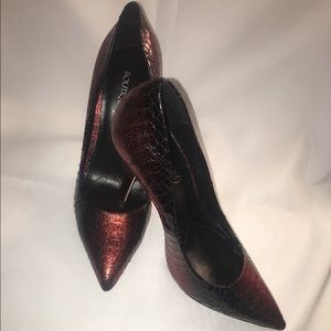 Boutique 9 Pointed Toe Pumps
