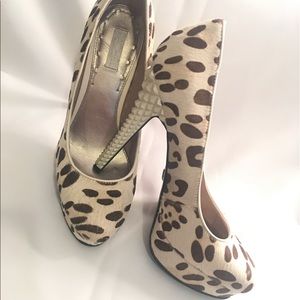 Rachel Roy Leopard Hair Pump