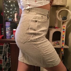 High waisted vintage skirt