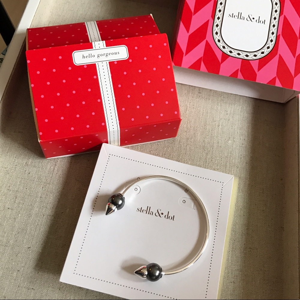 Stella & dot pearl spike cuff
