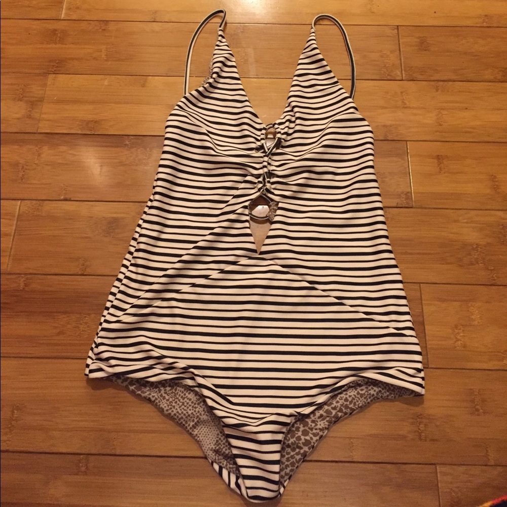 Acacia kokomo one piece : classic : size M