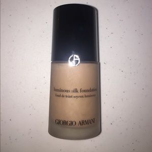 Giorgio Armani luminous silk foundation