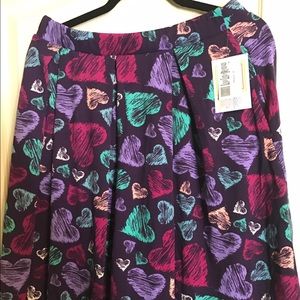 Adorable LulaRoe Madison Skirt w/hearts - BNWT