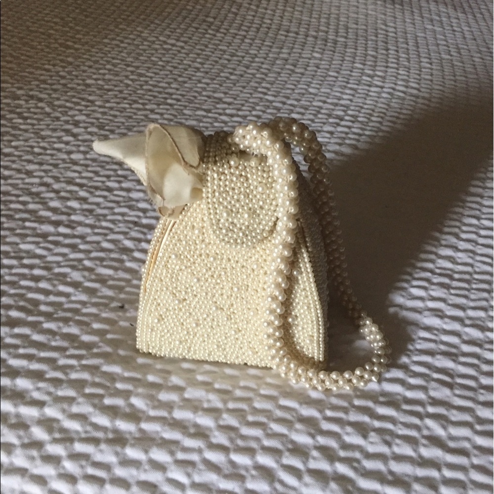 Pearl Handbag.