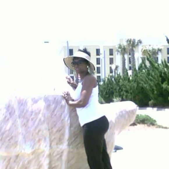 Meet your Posher, Beverly - Picture 1 of 1