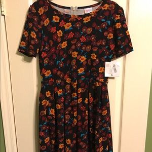 Pretty Amelia with floral pattern - BNWT