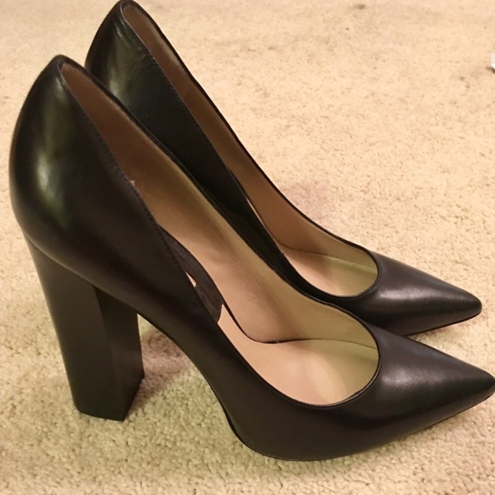 Michael Kors black leather pumps heels