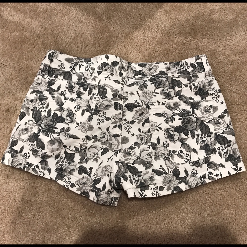 Floral shorts size 3