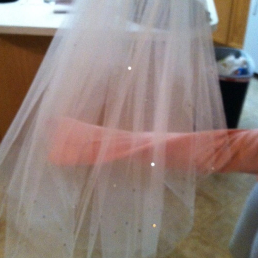 Wedding Vail - image 3