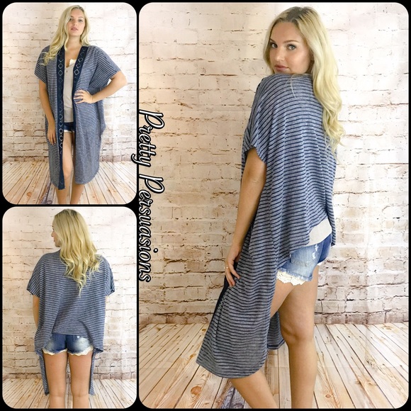 SALE‼️ Navy Draped Sides Striped Lace Trim Kimono - Picture 2 of 4