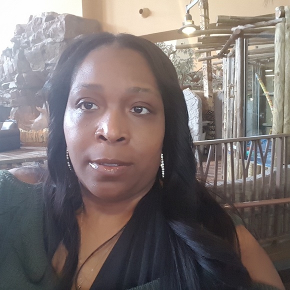 Meet your Posher, Ladonya - Picture 1 of 1