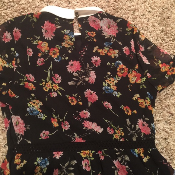 Floral collar dress - Picture 3 of 3