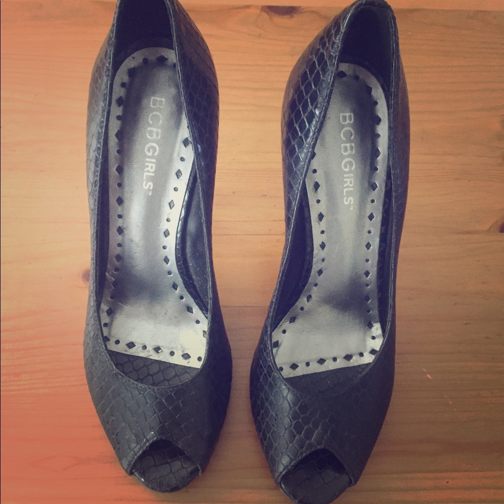 Peep toe BCBG Girls Black Pumps