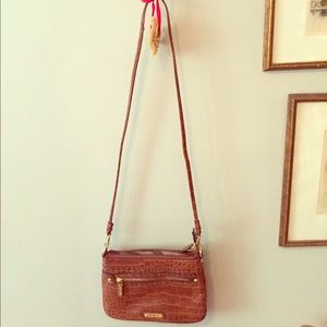 Cute Anne Klein x-body purse!