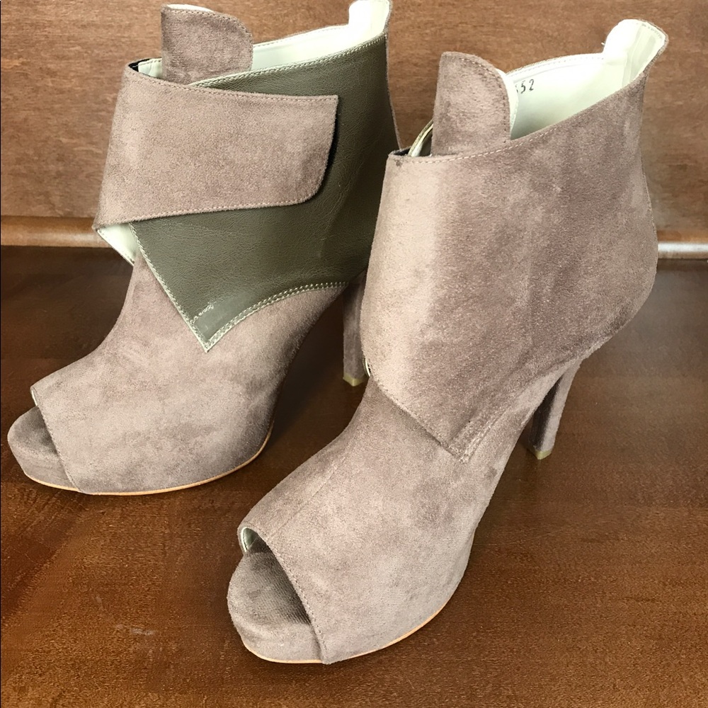 Olsen Haus Vegan Leather Eternity Booties - size 8