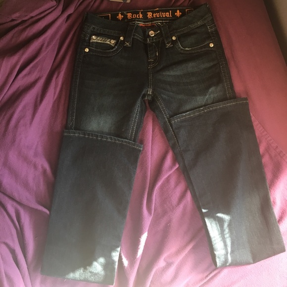 🎉 LOOKING TO TRADE 🎉 - Picture 2 of 3