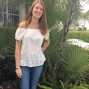 Meet your Posher, Dara