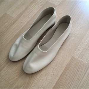 Martiniano Leather Glove Shoes in Panna