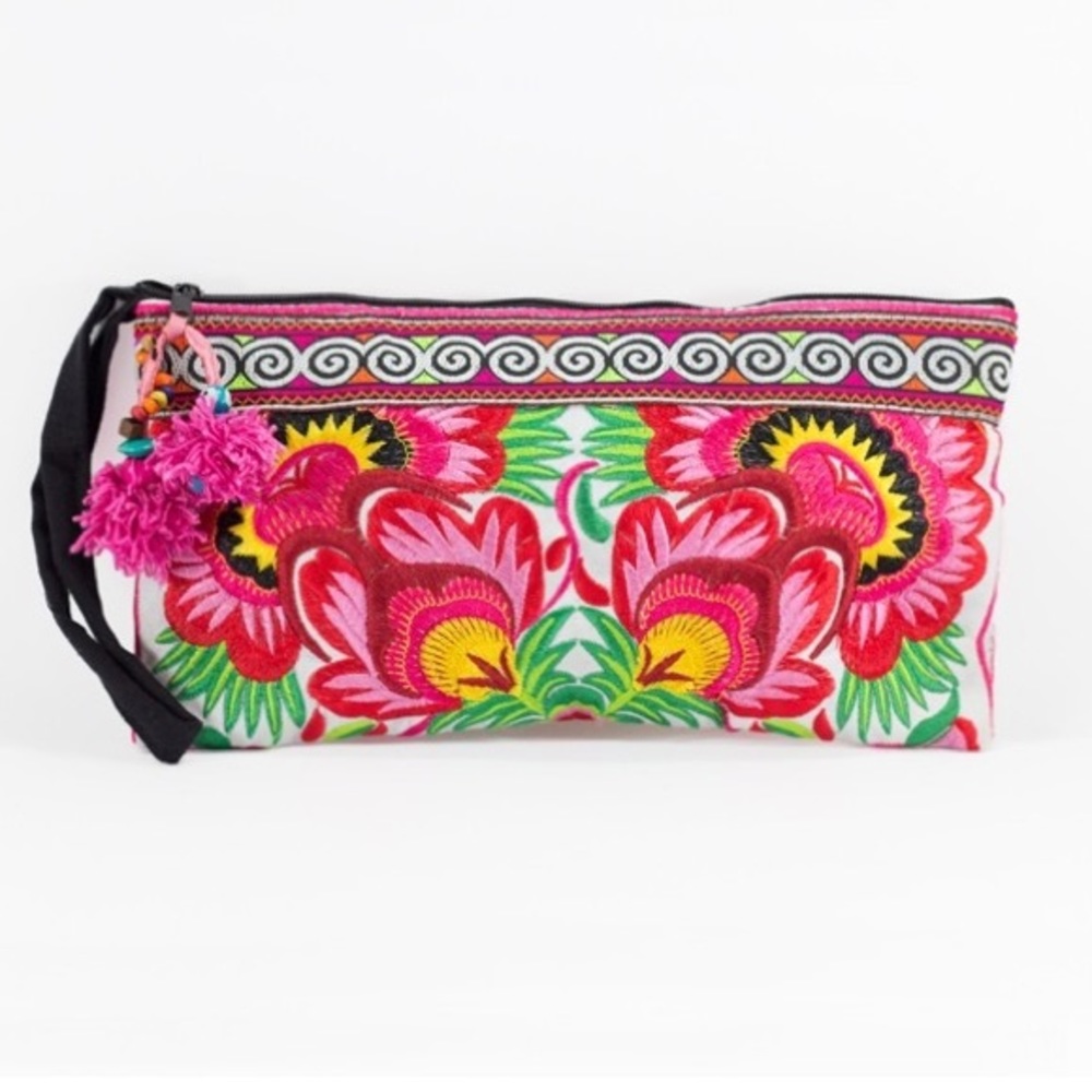 Embroidered wristlet clutch summer unique