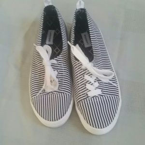 Land's end sneakers for women excellent condition