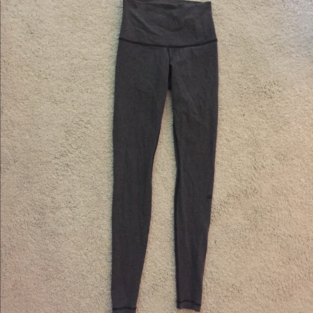 Grey wunder under Lululemon leggings
