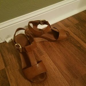 Mootsies Tootsies brown wedges 6.5