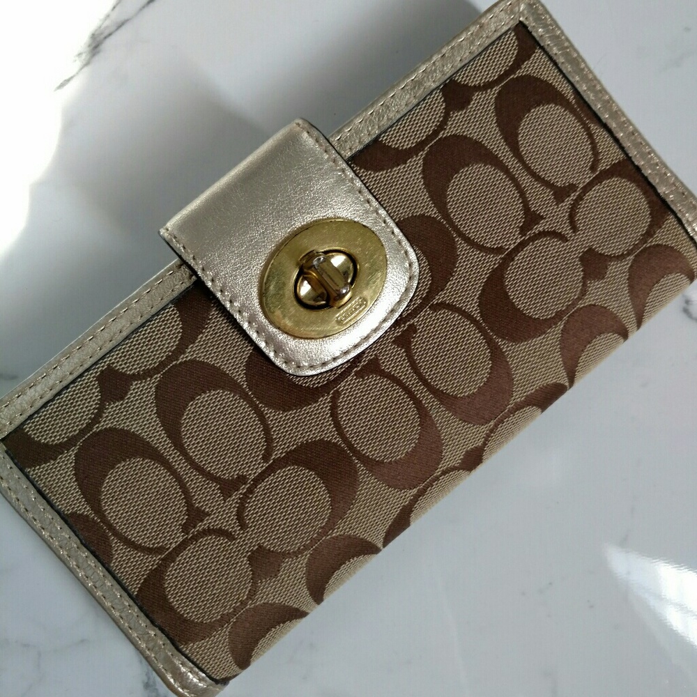 Authentic Coach Signature Turnlock Wallet