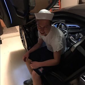 Meet your Posher, Brenton