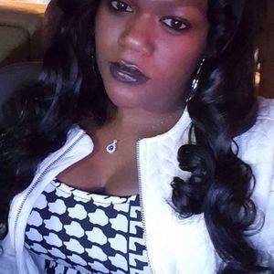 Meet your Posher, Laronica