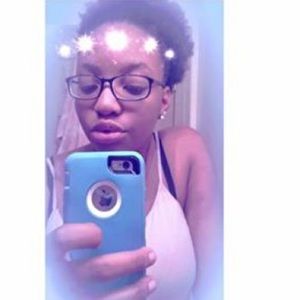 Meet your Posher, Makayla