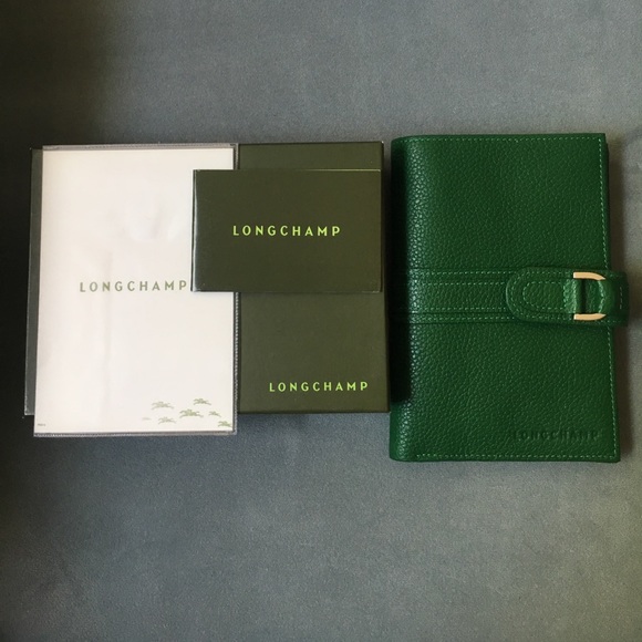 longchamp passport wallet