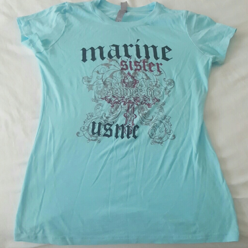 • Marine Sister graphics tee •
