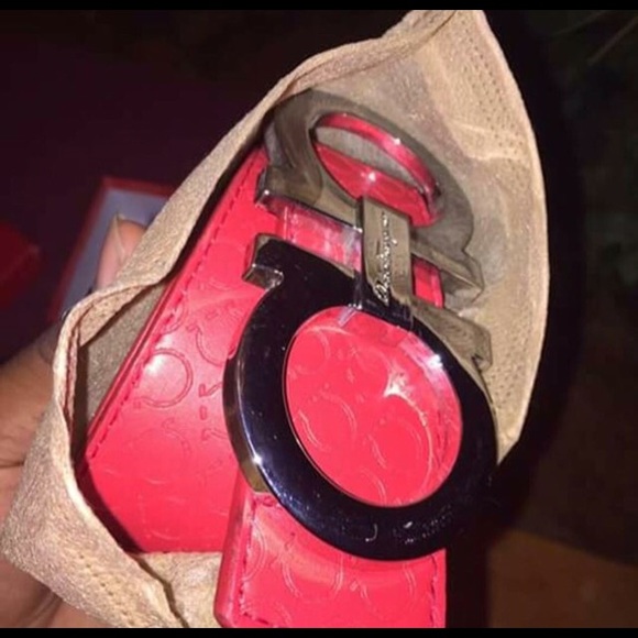 Red designer - Picture 2 of 2