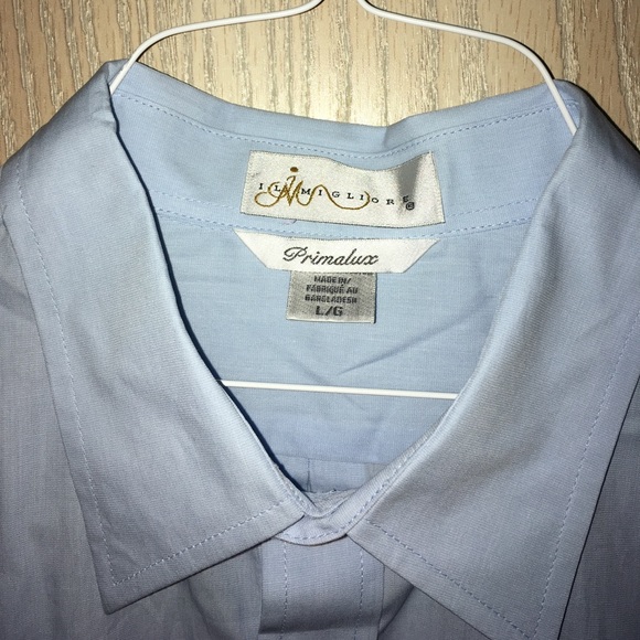 Excellent condition Large, light blue button down - Picture 2 of 3