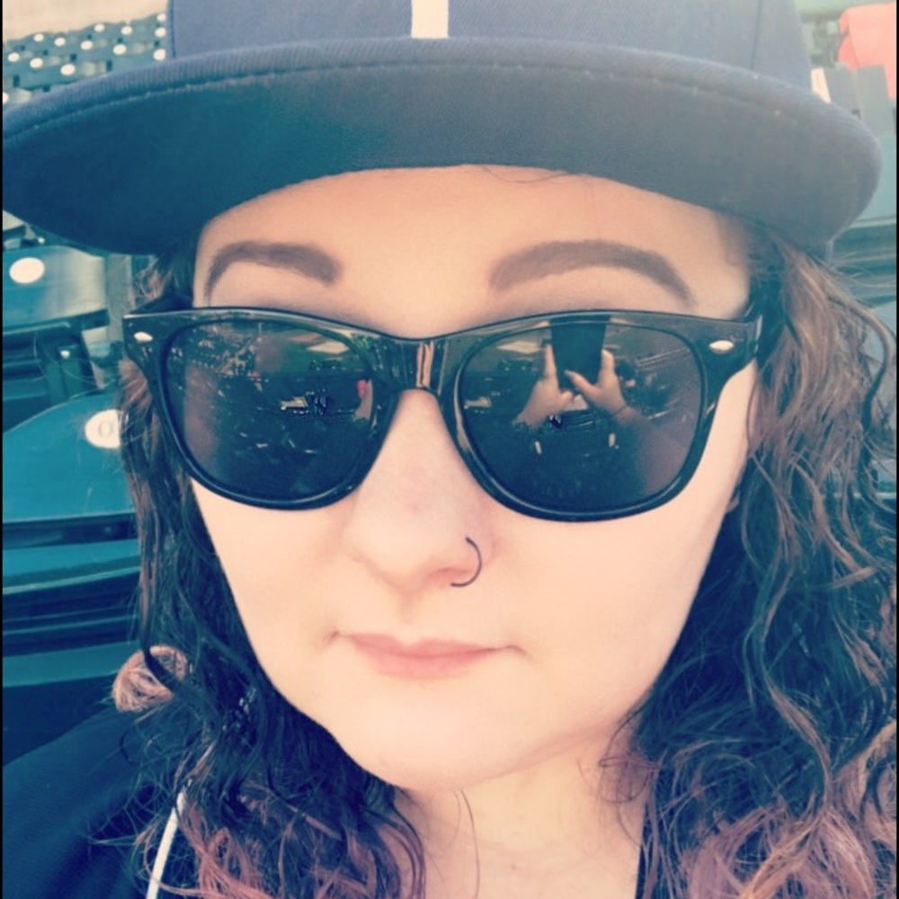 Meet your Posher, Danielle