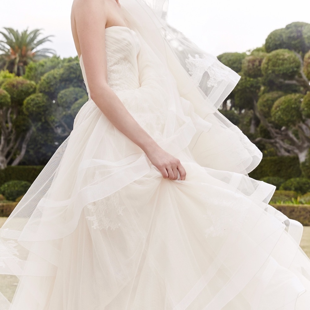 Monique Lhuillier Bliss wedding dress BL 16228
