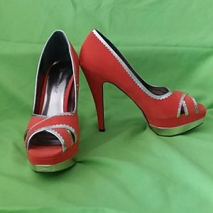 New in box Clementine heels size 8