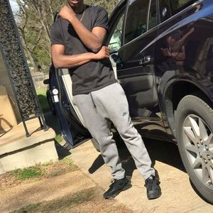 Meet your Posher, Dion