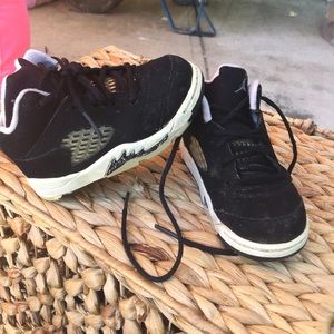 Toddler shoes need to be cleaned