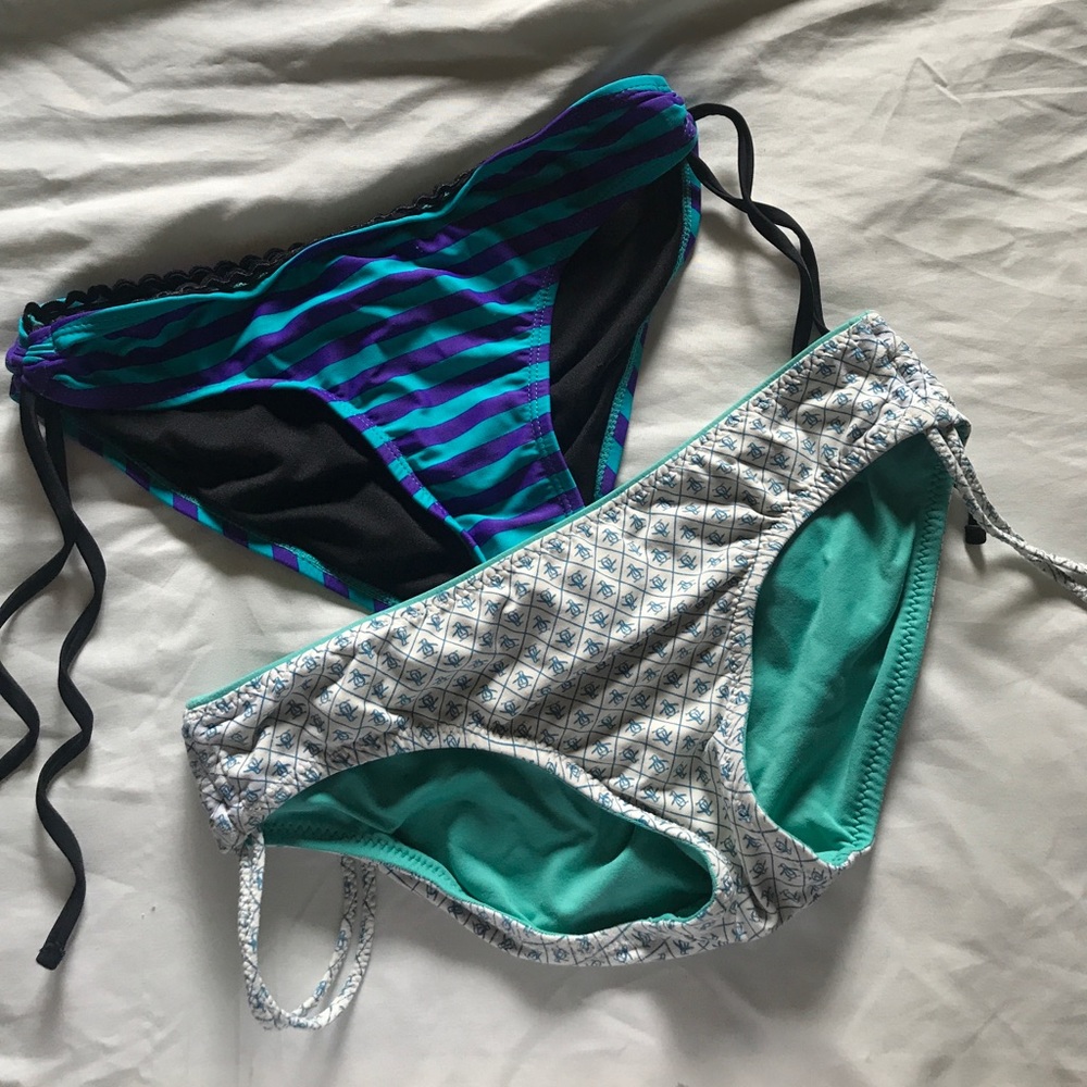 2 bikini bottoms
