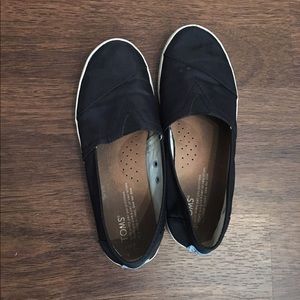 TOMS Slip-ons