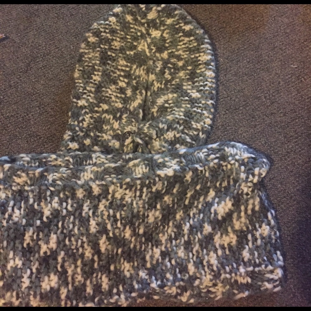Lululemon hooded wrap. Perfect for winter.